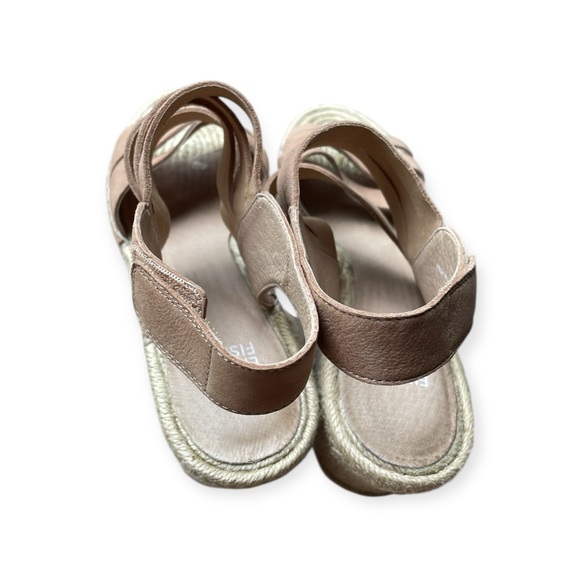 Eileen Fisher strappy wedge espadrille sandal - Picture 6 of 8